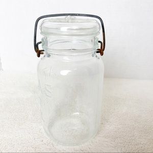 Vintage Atlas EZ seal mason jar clear glass one quart
